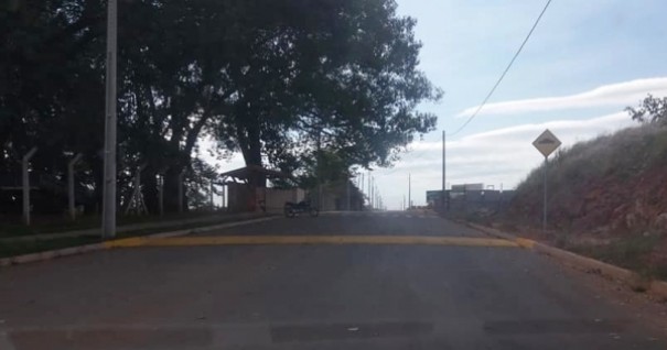 Quatro novos redutores de velocidade so instalados no trnsito de Adamantina