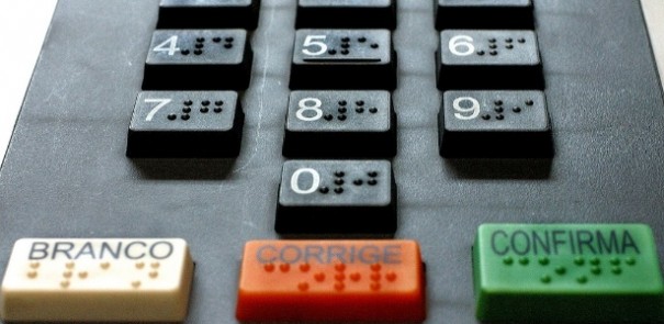 Senado votar� PEC sobre adiamento de elei��es municipais nesta ter�a-feira, diz Alcolumbre