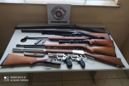 Mulher encontra arsenal do ex-marido escondido em condomínio de luxo e aciona a PM em Presidente Prudente