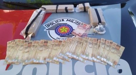 Trio é preso pela PM após desembarque de drogas no terminal rodoviário de Adamantina