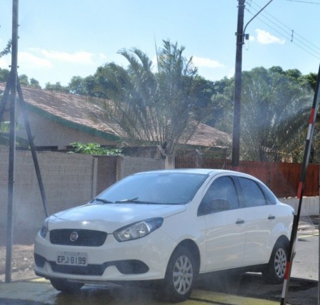Entra em funcionamento barreira sanitária para desinfecção de veículos em Flórida Paulista