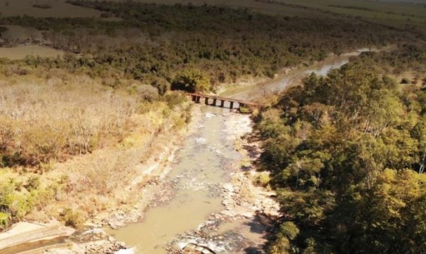 Ponte do Rio do Peixe que liga Rancharia a Parapu� � interditada para obras