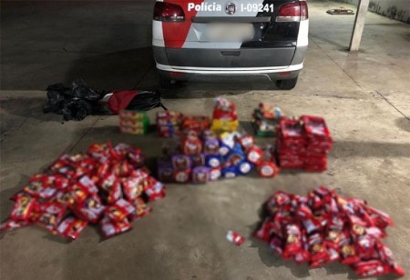 Adolescentes são detidos com produtos alimentícios furtados de depósito de empresa de Bastos