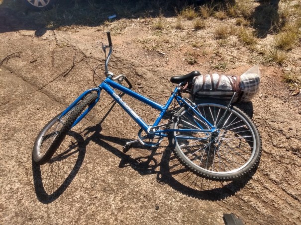 Ciclista fica ferido ap�s queda na SP-294, em Osvaldo Cruz
