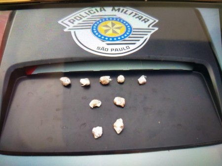 Polícia Militar flagra ato infracional de Tráfico de Drogas na Vila Esperança em OC