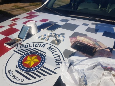 Mulher é presa por tráfico de drogas, em Lucélia