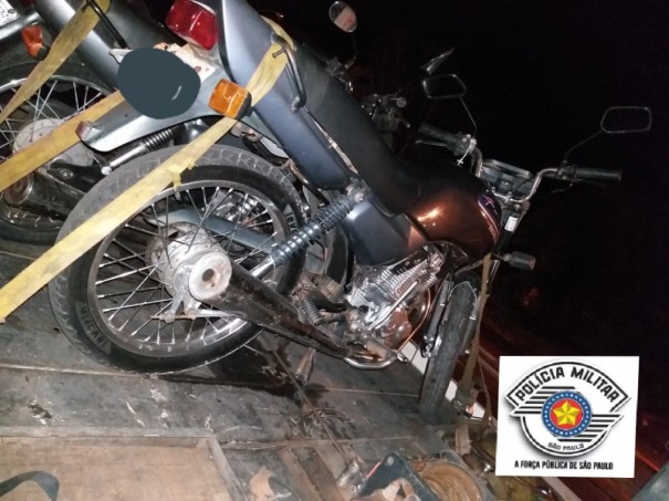 Pol�cia Militar prende homem em flagrante por crime de furto de motocicleta, em OC