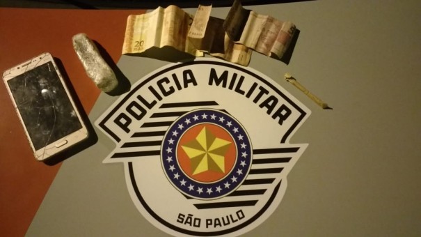Pol�cia Militar flagra duas pessoas traficando drogas em menos de 12 horas, em Osvaldo Cruz