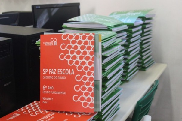 Escolas da rede estadual comeam a distribuio de apostilas para aulas em casa