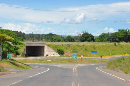 Decreto proíbe entrada de visitantes em Pacaembu e bloqueia trevos com monitoramento do fluxo de pessoas