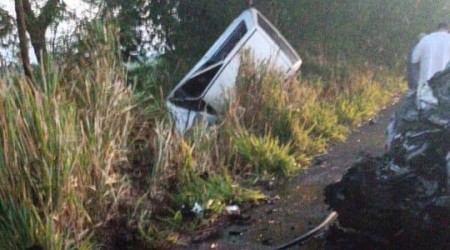Veículos batem de frente e acidente faz uma morte em rodovia da região