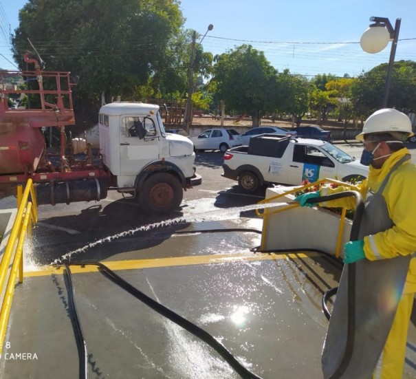 Sabesp e Prefeitura realizam desinfeco de reas pblicas em Flrida Paulista