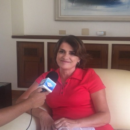 Diretora de escola estadual de Osvaldo Cruz orienta sobre o aplicativo Centro de Mídias