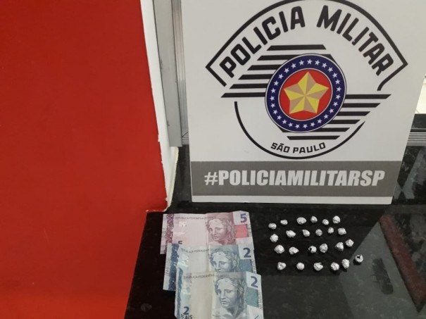 Homem de Salmour�o � preso em flagrante pela PM com 24 pedras de crack  