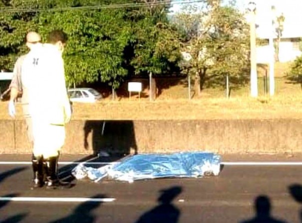 Mulher morre atropelada na SP-294 em Mar�lia