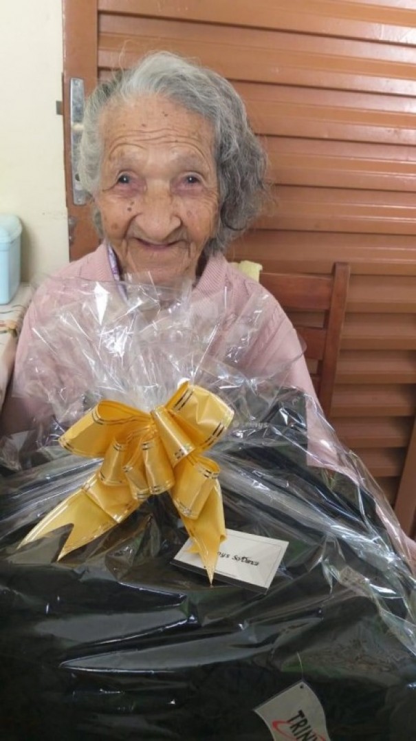 Metrpole FM presenteia mame de 108 anos
