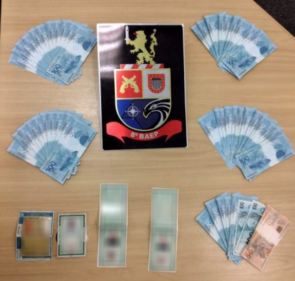 Ap�s den�ncia, Pol�cia Militar flagra recebimento de correspond�ncia com R$ 5 mil em notas falsas em Presidente Prudente