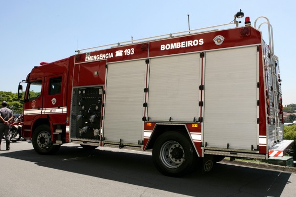 Dois inc�ndios mobilizam o Corpo de Bombeiros e a PM durante a madrugada em Dracena