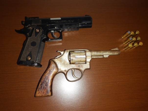 Homem � preso por posse ilegal de arma de fogo e viol�ncia dom�stica contra sua ex-mulher em Parapu�