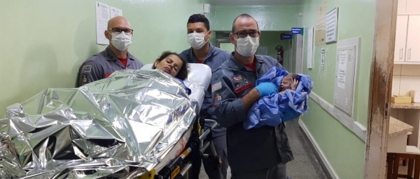 Corpo de Bombeiros realiza parto de emergncia em residncia de Osvaldo Cruz