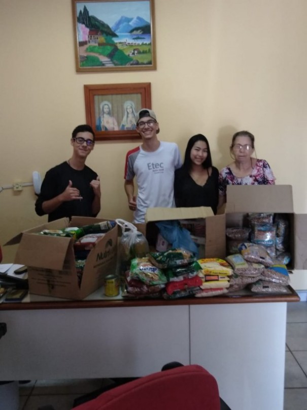 Etec Amim Jundi de Osvaldo Cruz realiza Trote Solidrio de Carnaval