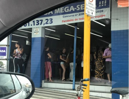 Mesmo com a pandemia de coronavírus, lotéricas em Osvaldo Cruz estão lotadas