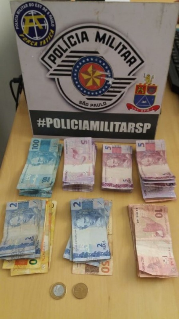 Pol�cia Militar age r�pido e recupera quase R$1 mil furtados em Pacaembu