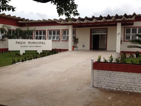 Projeto visa implantar estágio remunerado para estudantes do ensino médio em Irapuru