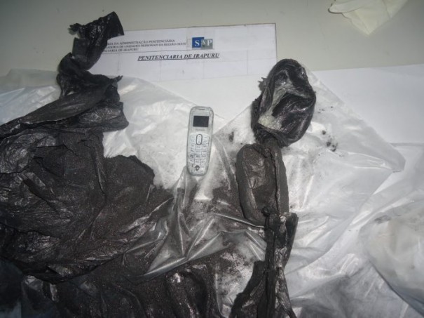 Revista identifica celular nas partes �ntimas de visitante em Penitenci�ria de Irapuru