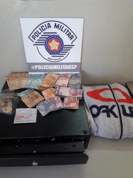 Polícia Militar prende autores de furto em estabelecimento comercial de OC e recupera cerca de R$4 mil 