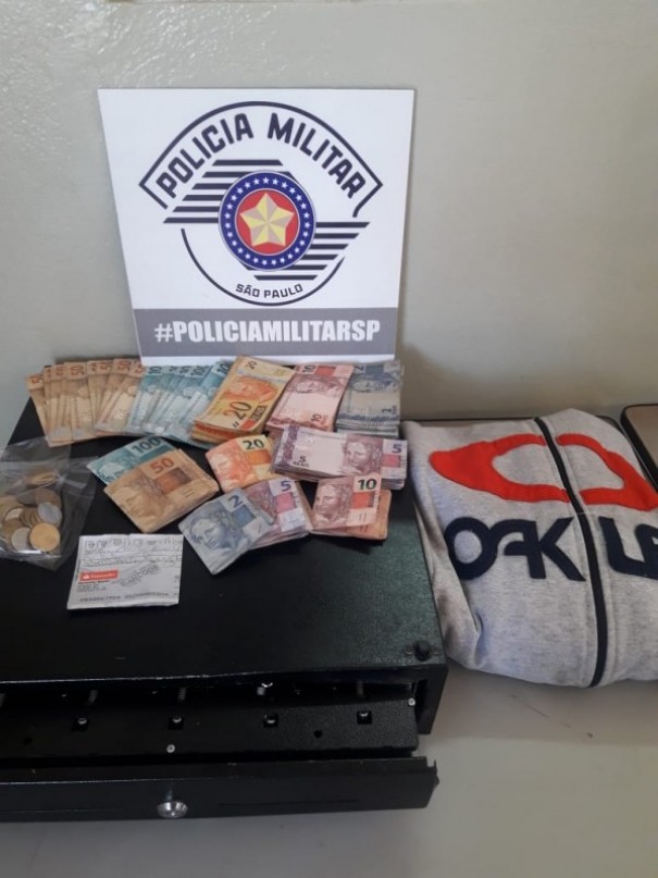 Polcia Militar prende autores de furto em estabelecimento comercial de OC e recupera cerca de R$4 mil 