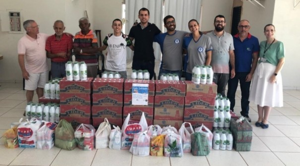 Trote solidrio da Fatec Adamantina arrecada mais de mil litros de leite para o Lar do Velhos