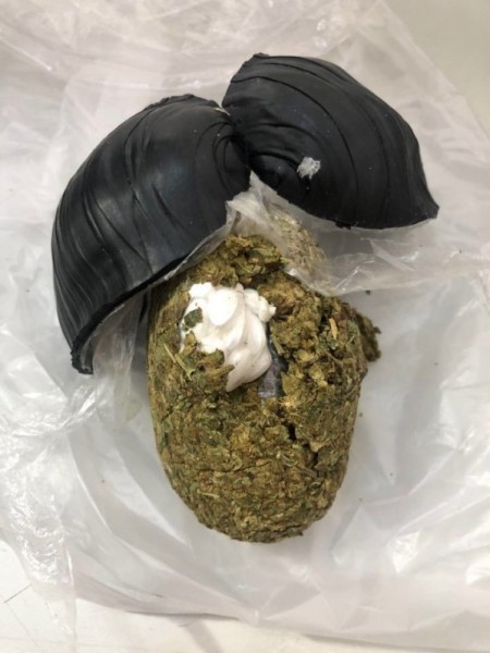 PII de Venceslau apreende maconha, manuscrito e comprimidos com visitas