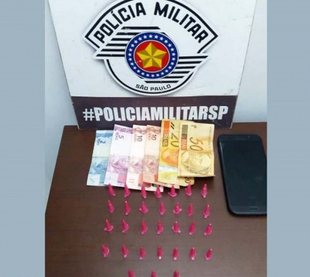 PM de Tupã atende pertubação de sussego e faz flagrante de tráfico de drogas