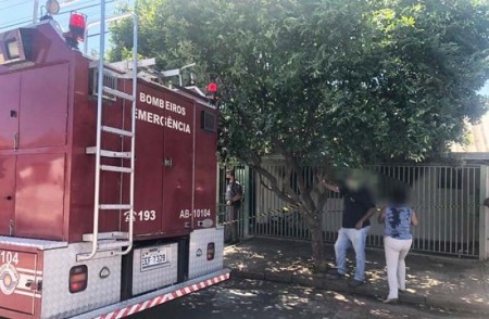 Casa pega fogo e três adolescentes são socorridos na zona Sul de Marília