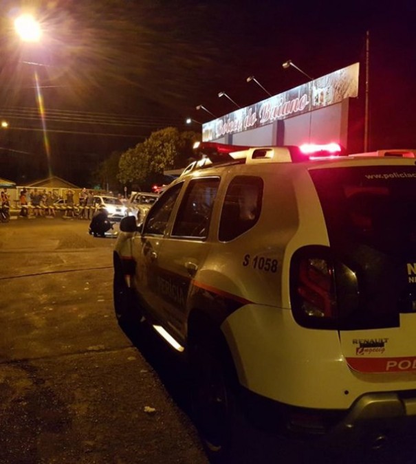 Homem e mulher gr�vida de 8 meses s�o mortos a tiros em Mar�lia