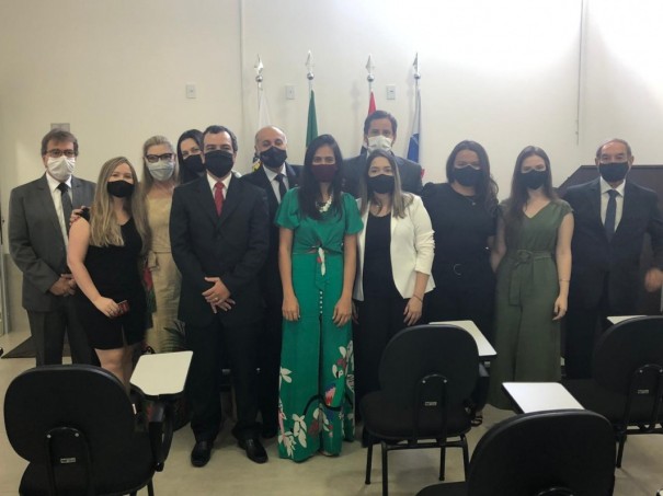 OAB de Osvaldo Cruz realizou Sess�o Solene de entrega de carteiras para novos advogados