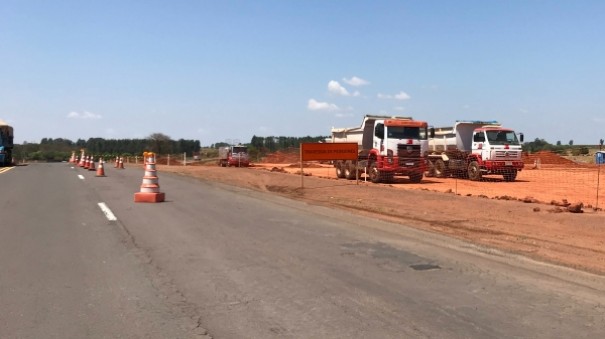 Obras do ped�gio: tr�fego na SP-294, entre In�bia e Luc�lia, ser� remanejado para o acostamento