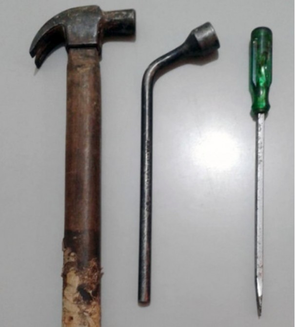 'Muito nervoso e exaltado', homem amea�a furar pesco�o da esposa com chave de fenda e acaba preso pela Pol�cia Militar