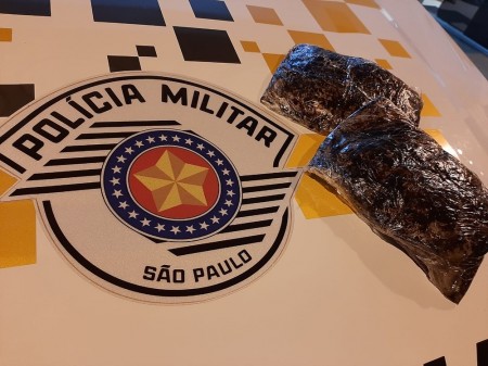 Boliviano é preso com mais de 1 kg de pasta base de cocaína na cueca