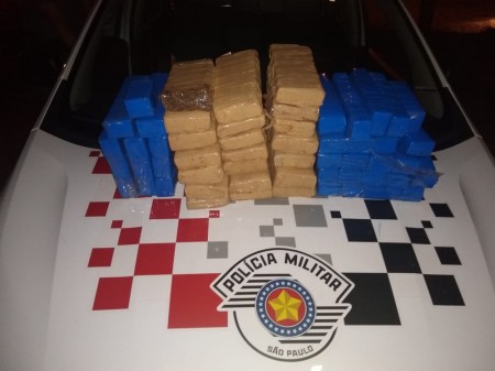 Fiscalização policial em Pirapozinho apreende 34 kg de maconha e prende casal em flagrante