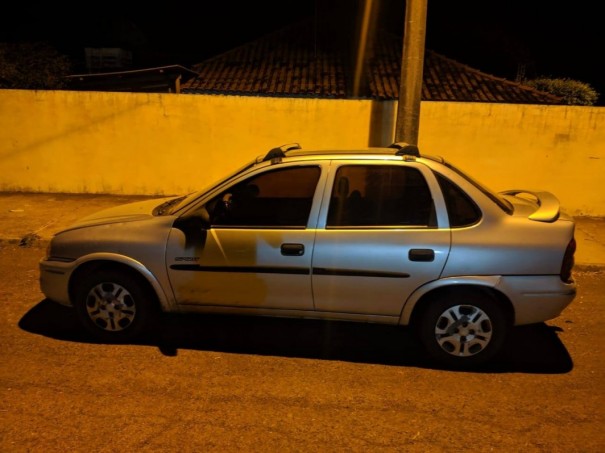 Pol�cia Militar apreende em flagrante tr�s adolescentes ap�s furto de ve�culo em Ouro Verde
