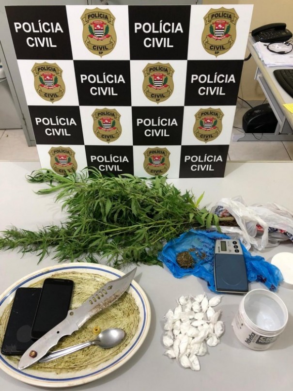 Pol�cia Civil prende duas pessoas por tr�fico de drogas em Parapu�