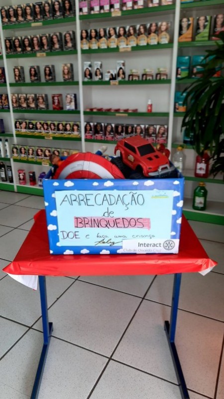 Interact de Osvaldo Cruz realiza arrecadações de brinquedos e produtos para entidades e famílias carentes do município