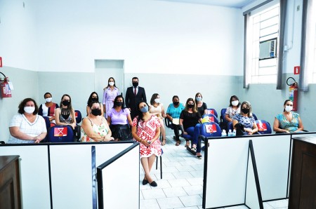 Professores recebem certificados e premiação de projeto do Judiciário e Ministério Público em Flórida Paulista