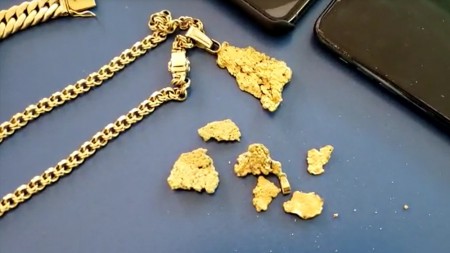 Polícia Federal apura origem de pepitas de ouro apreendidas durante operação, em Presidente Epitácio