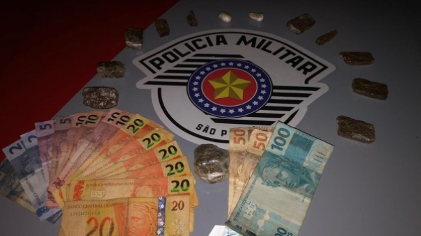 Ap�s den�ncia, PM monta opera��o e prende homem por tr�fico de drogas no Jardim Brasil em Adamantina