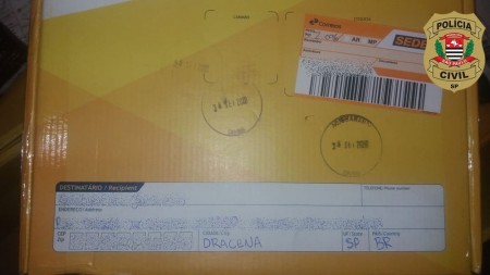 Homem acaba preso em flagrante por tráfico ao receber encomenda com maconha em agência dos Correios