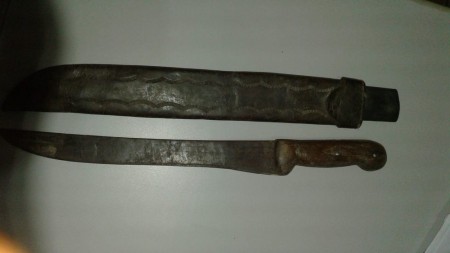 Rapaz é detido por embriaguez ao volante e portes de droga e armas brancas