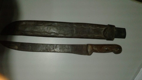 Rapaz � detido por embriaguez ao volante e portes de droga e armas brancas